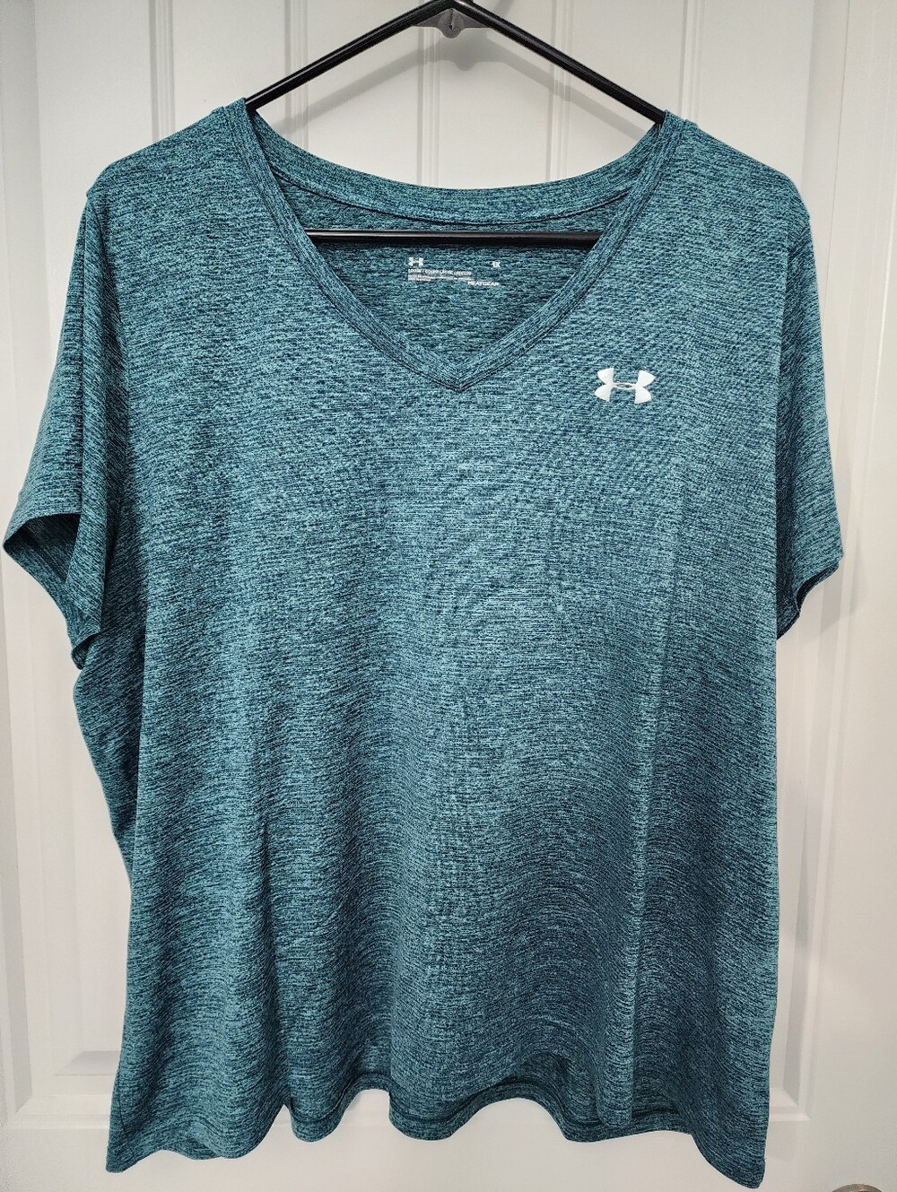 Under Armour Women's Tech Green V-Neck Performance Tee, Size 1X